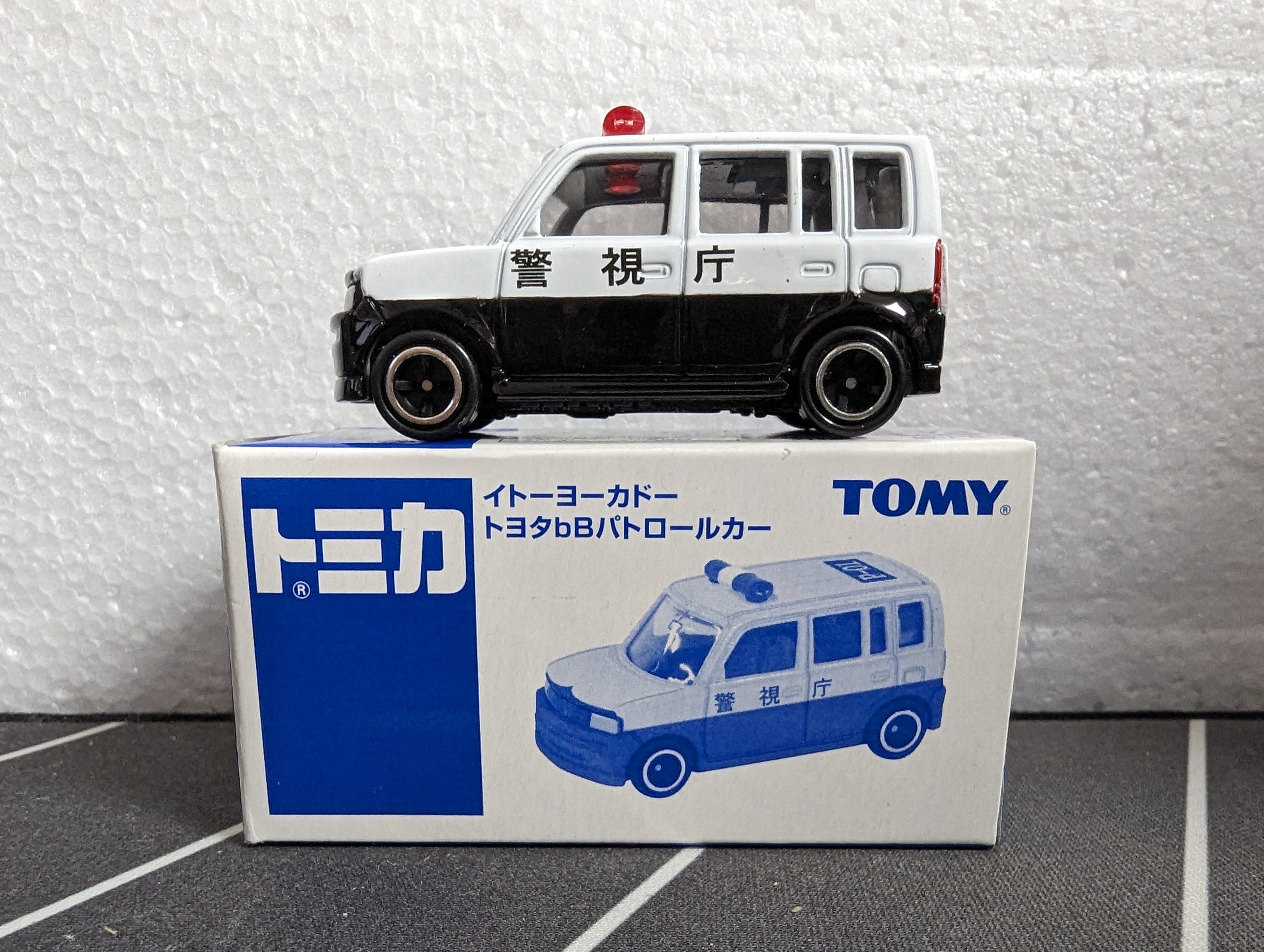 Tomica x Ito-Yokado Toyota bB Patrol Car – Mobile Garage HK