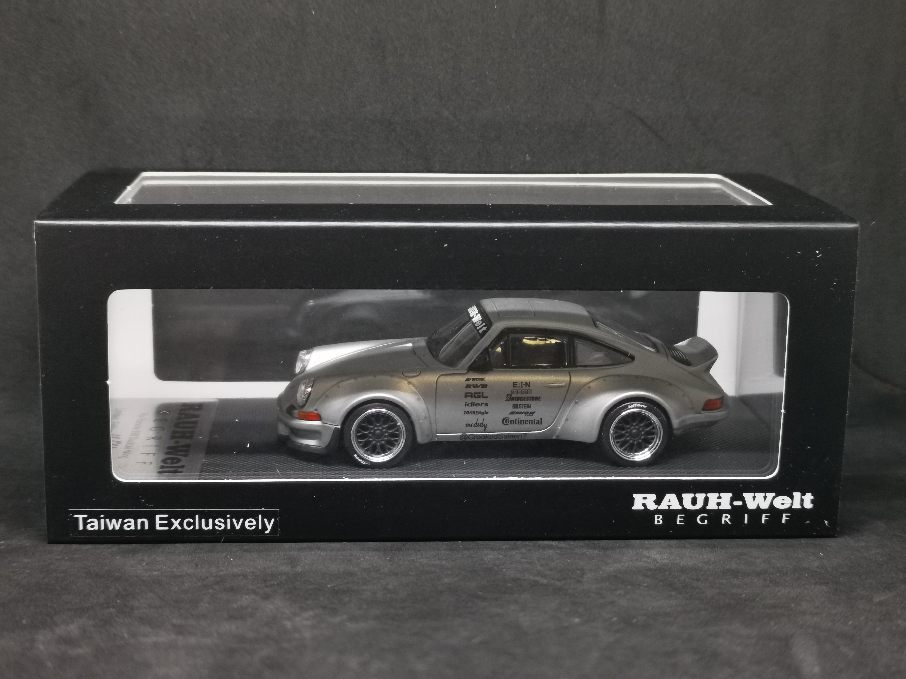 Voiture Miniature Porsche 911 RWB (1:64)