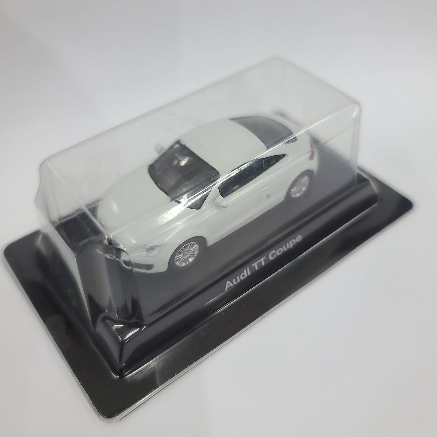 Kyosho 1:64 Scale Audi Mini Car Collection Audi TT Coupe white