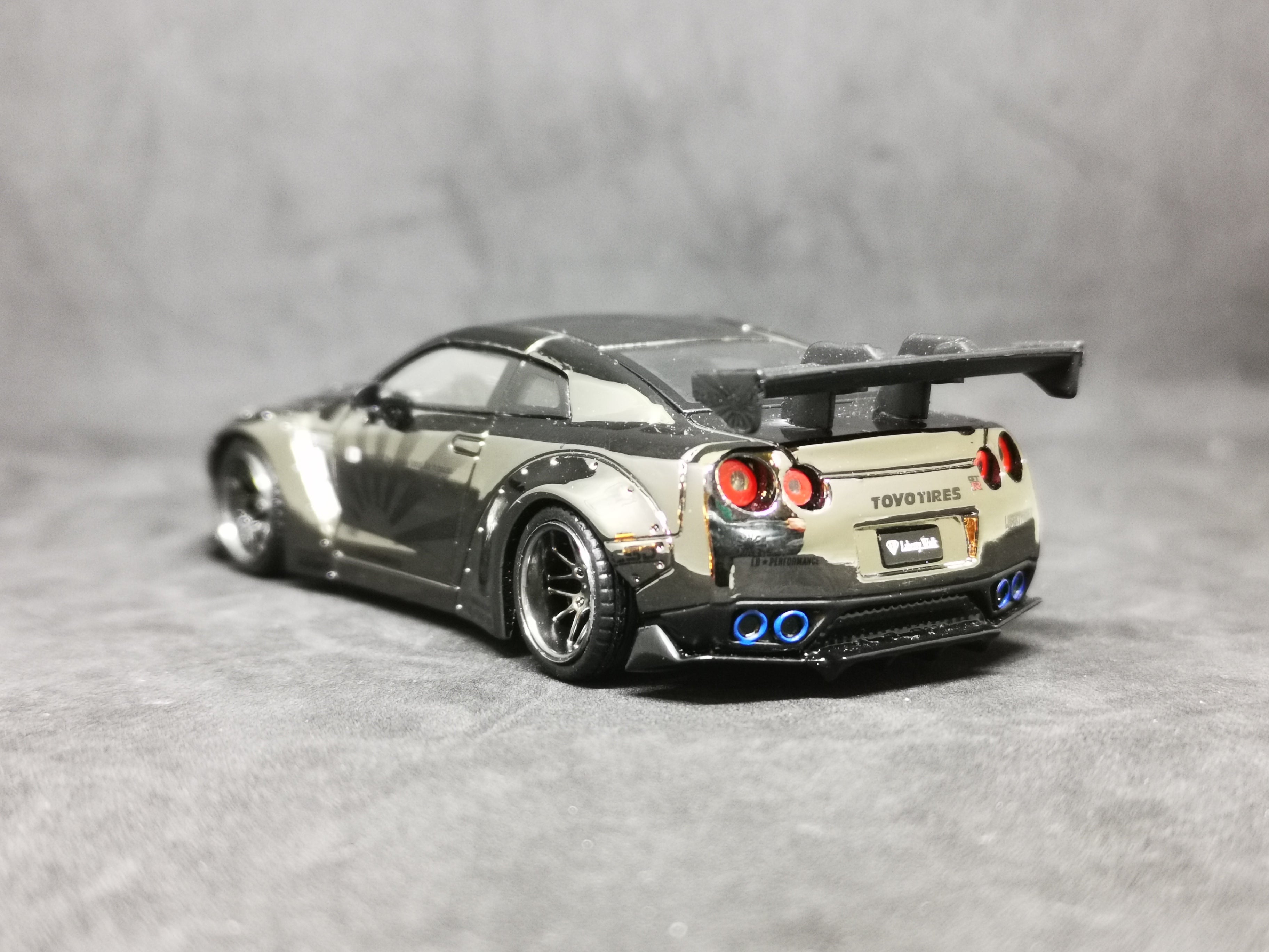 Mini GT No.84 LB Works Nissan GT-R Black Chrome – Mobile Garage HK