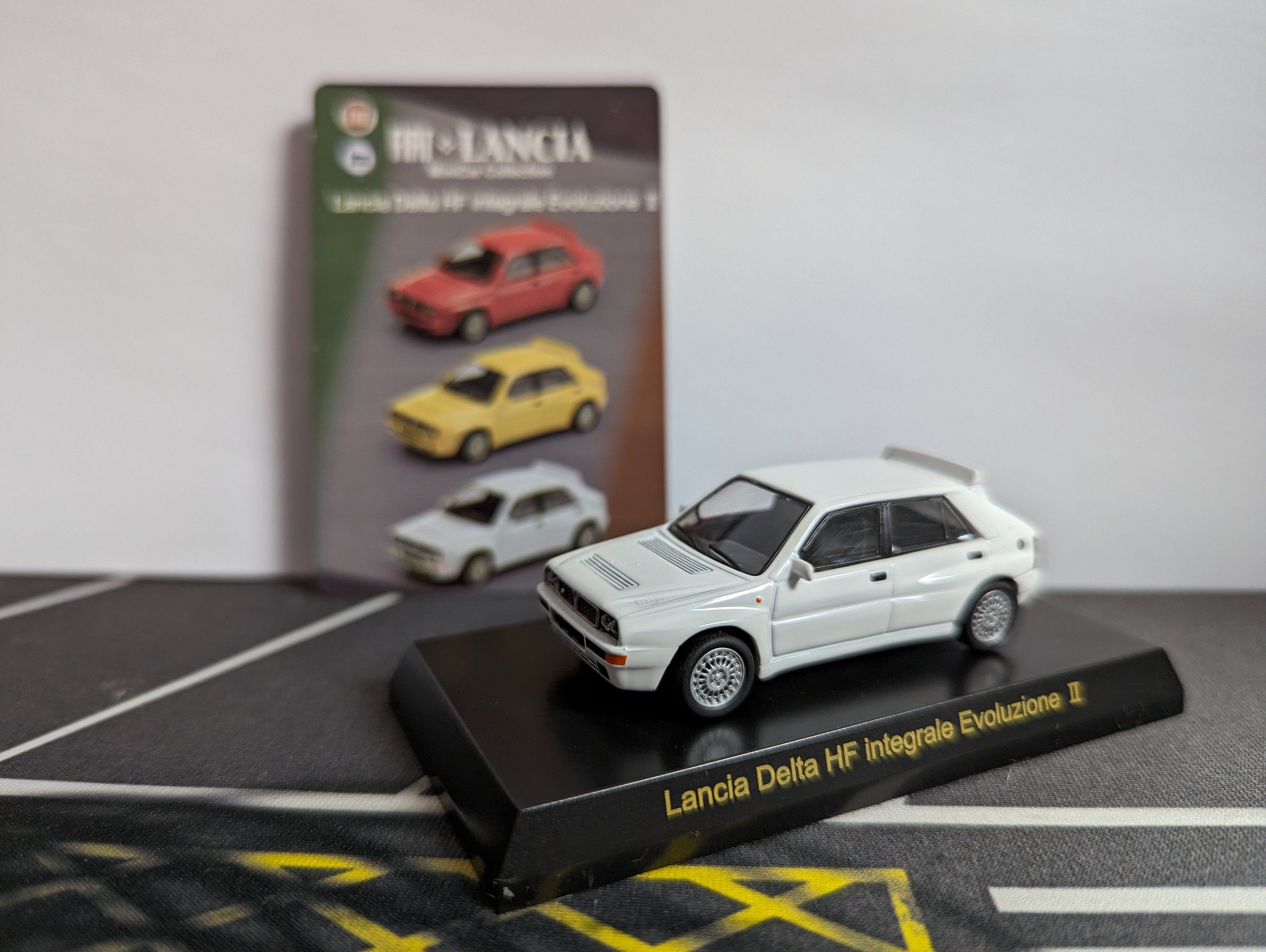 Kyosho 1:64 Scale FIAT LANCIA Minicar Collection Lancia Delta HF Integrale  Evoluzione II