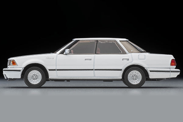 Tomica Limited Vintage LV-N199c Toyota Crown Hardtop 3.0 Royal Saloon G (white) 1985 model