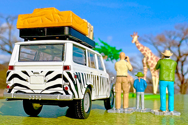 Kaiyodo x Tomica Limited Vintage Diocolle 64 #CarSnap 28a Safari 1 (Includes Toyota Land Cruiser FJ56V