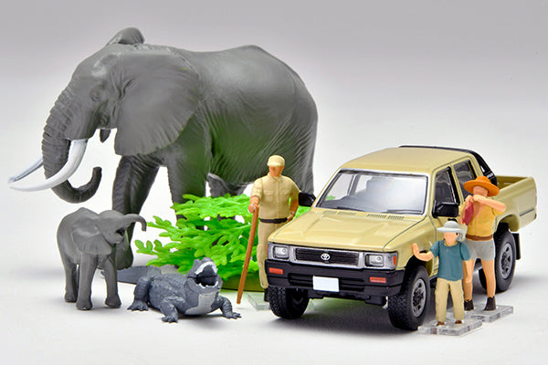 Kaiyodo x Tomica Limited Vintage Diocolle 64 #CarSnap 29a Safari 2 (Toyota Hilux 4WD Pickup Double Cab Included)