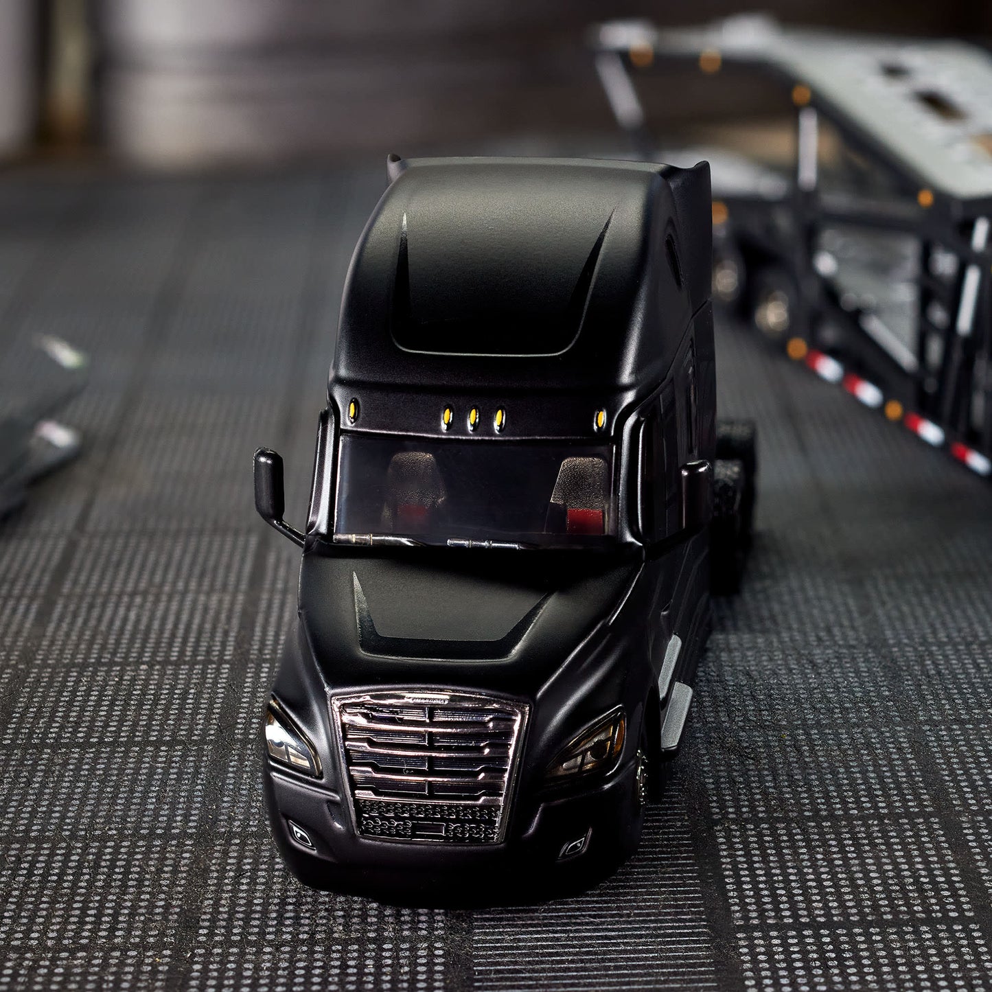 Hot Wheels HWC Elite 64 Freightliner Cascadia