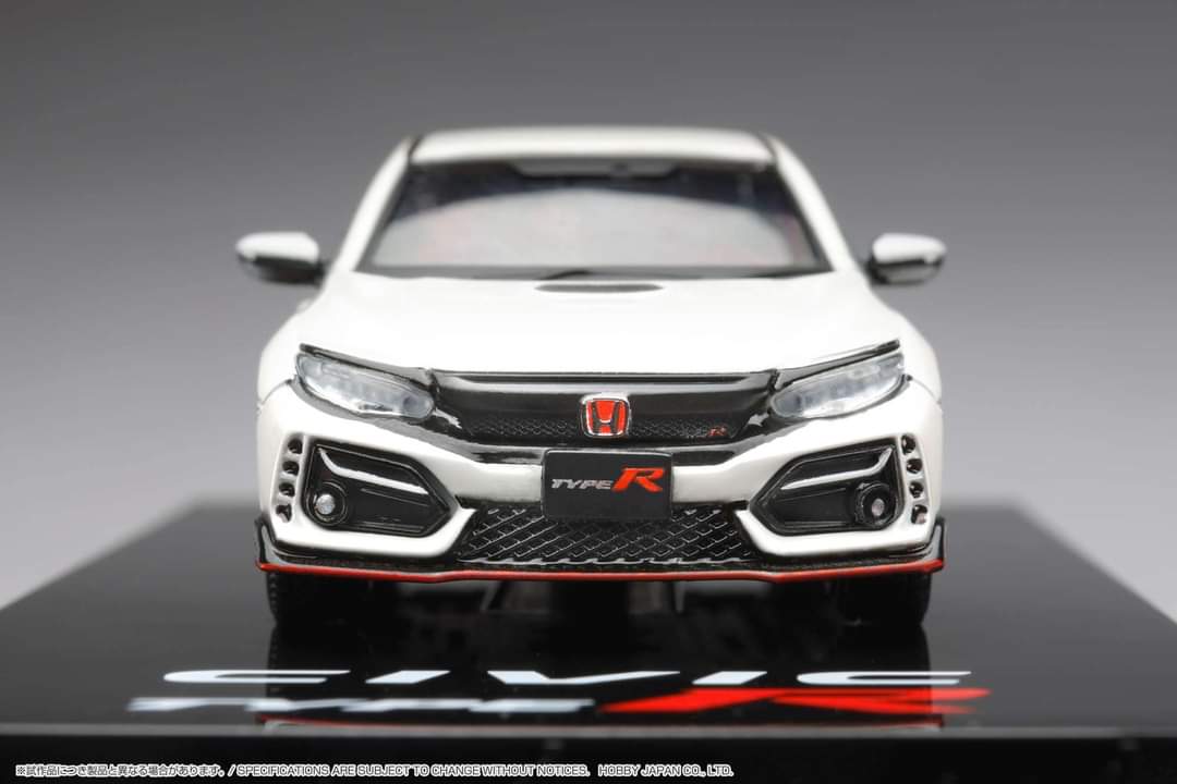 Hobby Japan 1/64 Honda CIVIC TYPER (FK8) 2020 with Engine Display Model