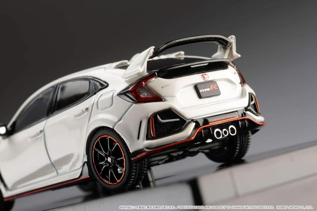 Hobby Japan 1/64 Honda CIVIC TYPER (FK8) 2020 with Engine Display