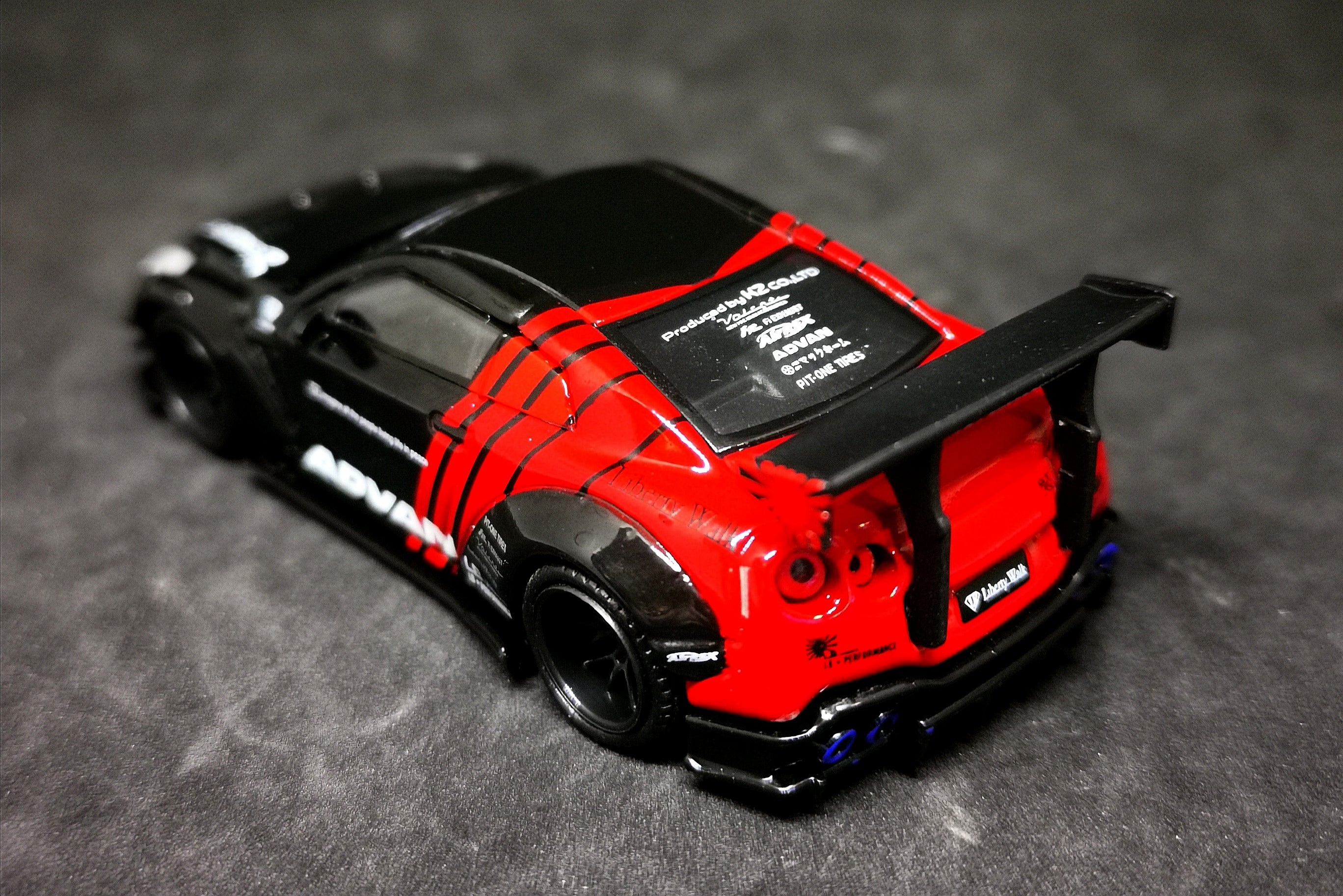 Mini GT #74 LB Works Nissan GT-R Advan