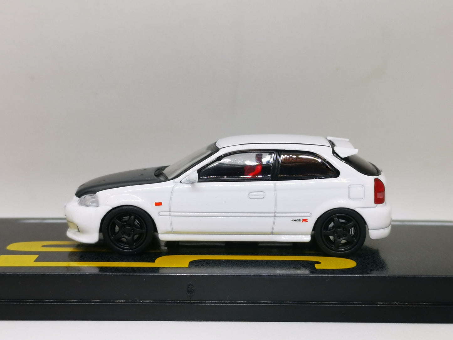 Tarmacworks Honda Civic TypeR EK9 Spoon (White)