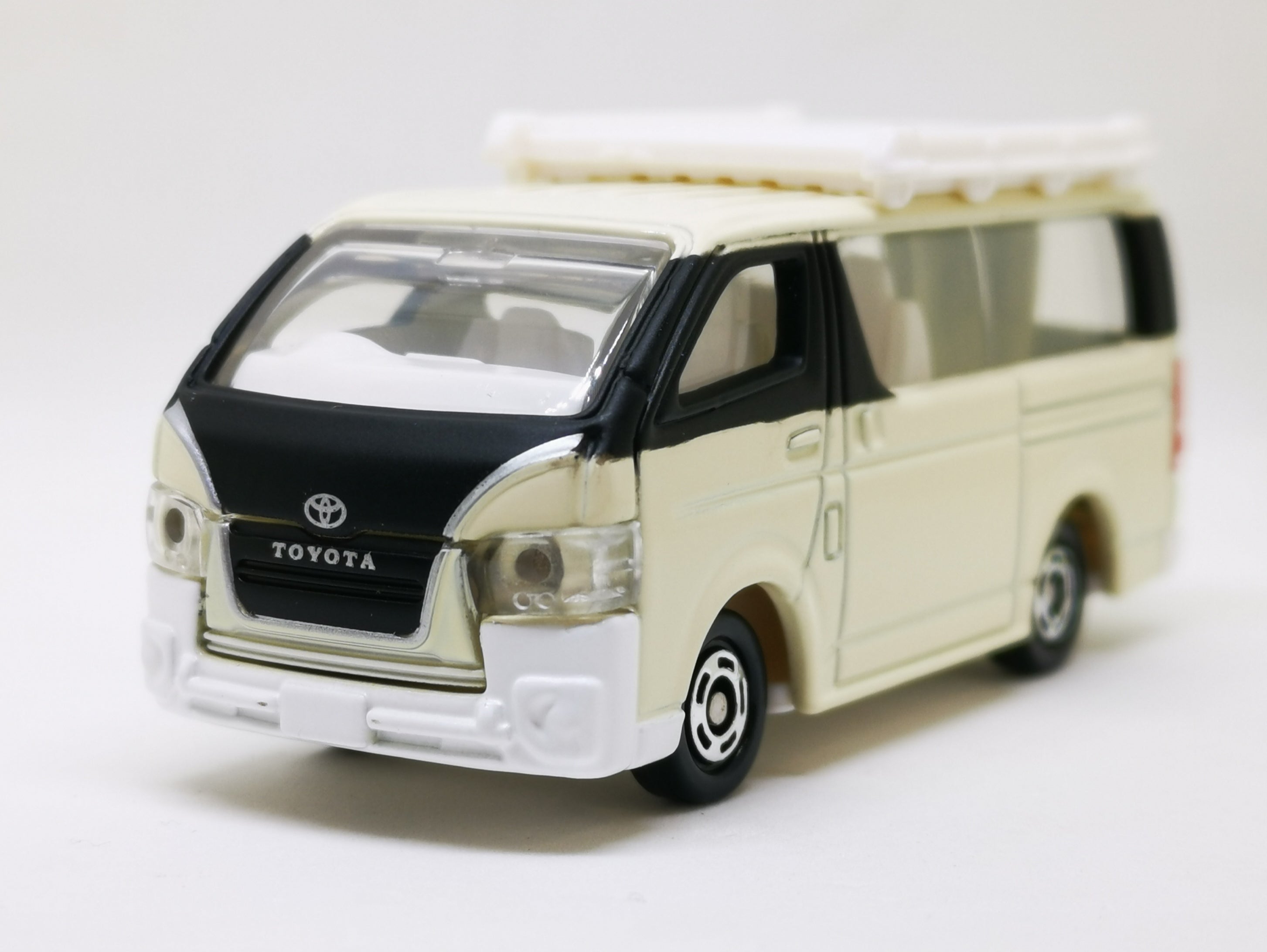 Tomica store 113 hiace