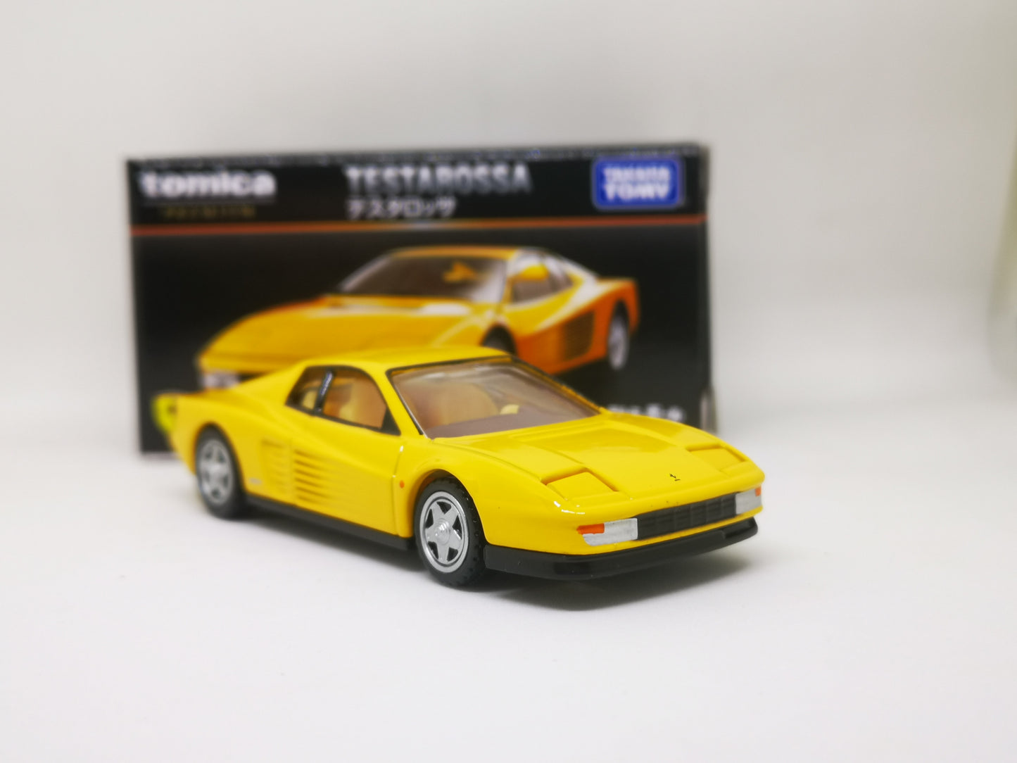 Tomica Premium Online store exclusive color Ferrari Testarossa  1:62 SCALE NEW IN Box