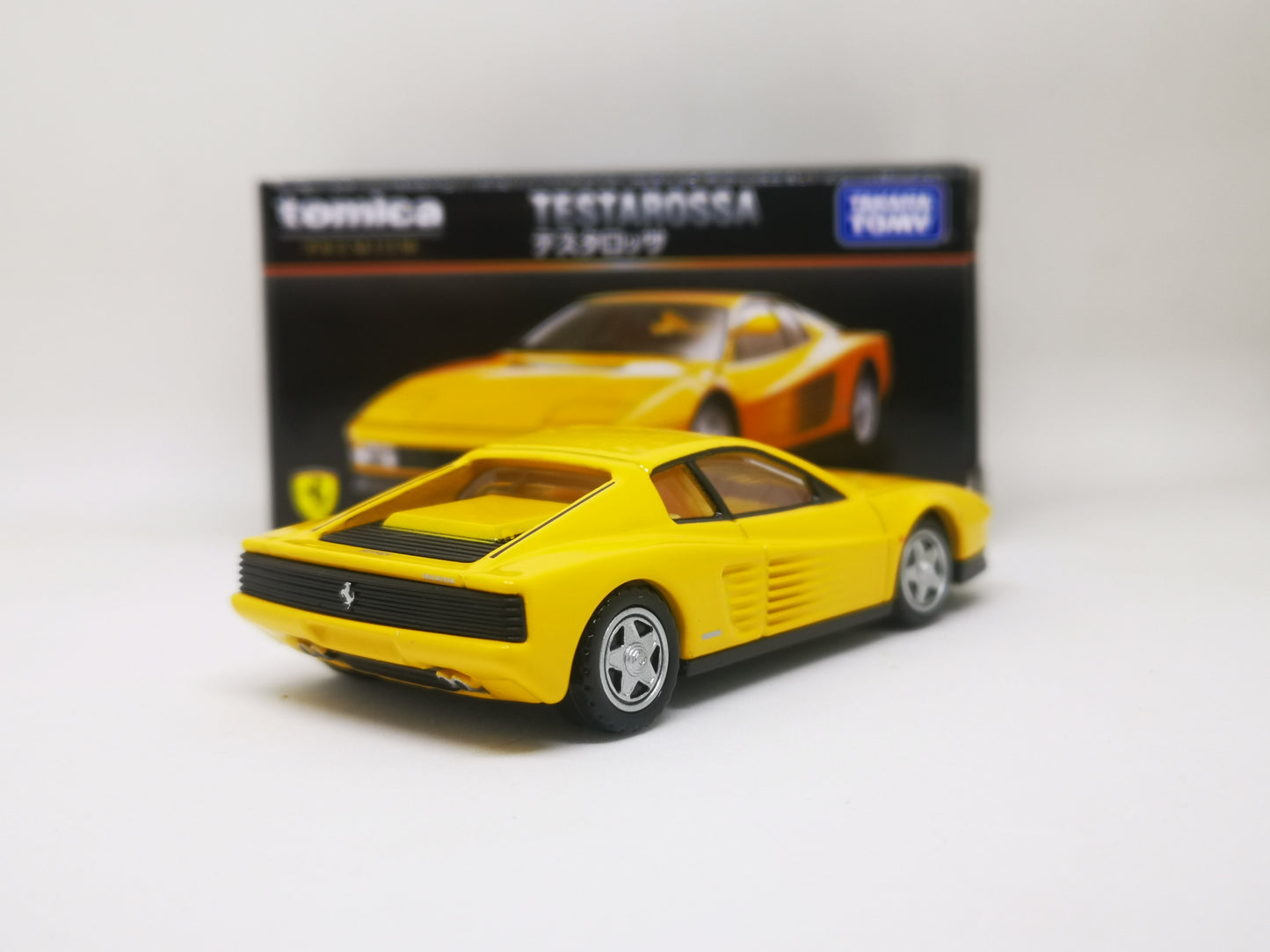 Tomica Premium Online store exclusive color Ferrari Testarossa  1:62 SCALE NEW IN Box