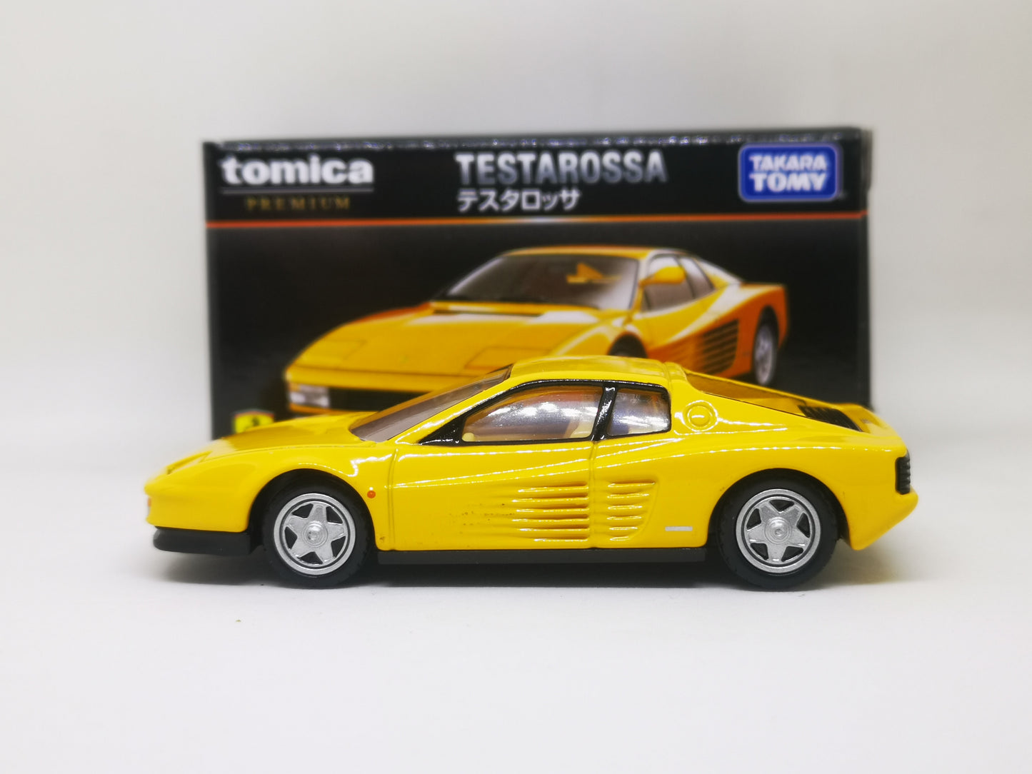 Tomica Premium Online store exclusive color Ferrari Testarossa  1:62 SCALE NEW IN Box