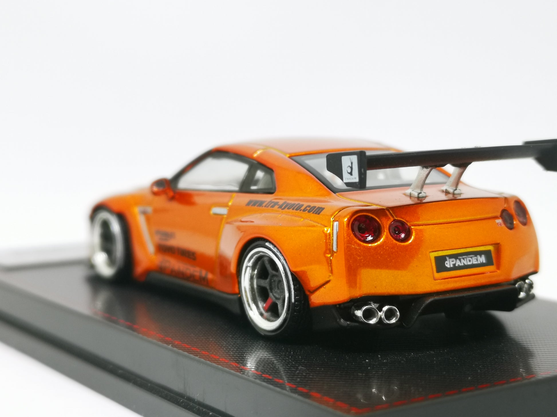 Ignition Model 1:64 Scale Pandem Nissan GT-R (Orange Metallic) Ignition Mode