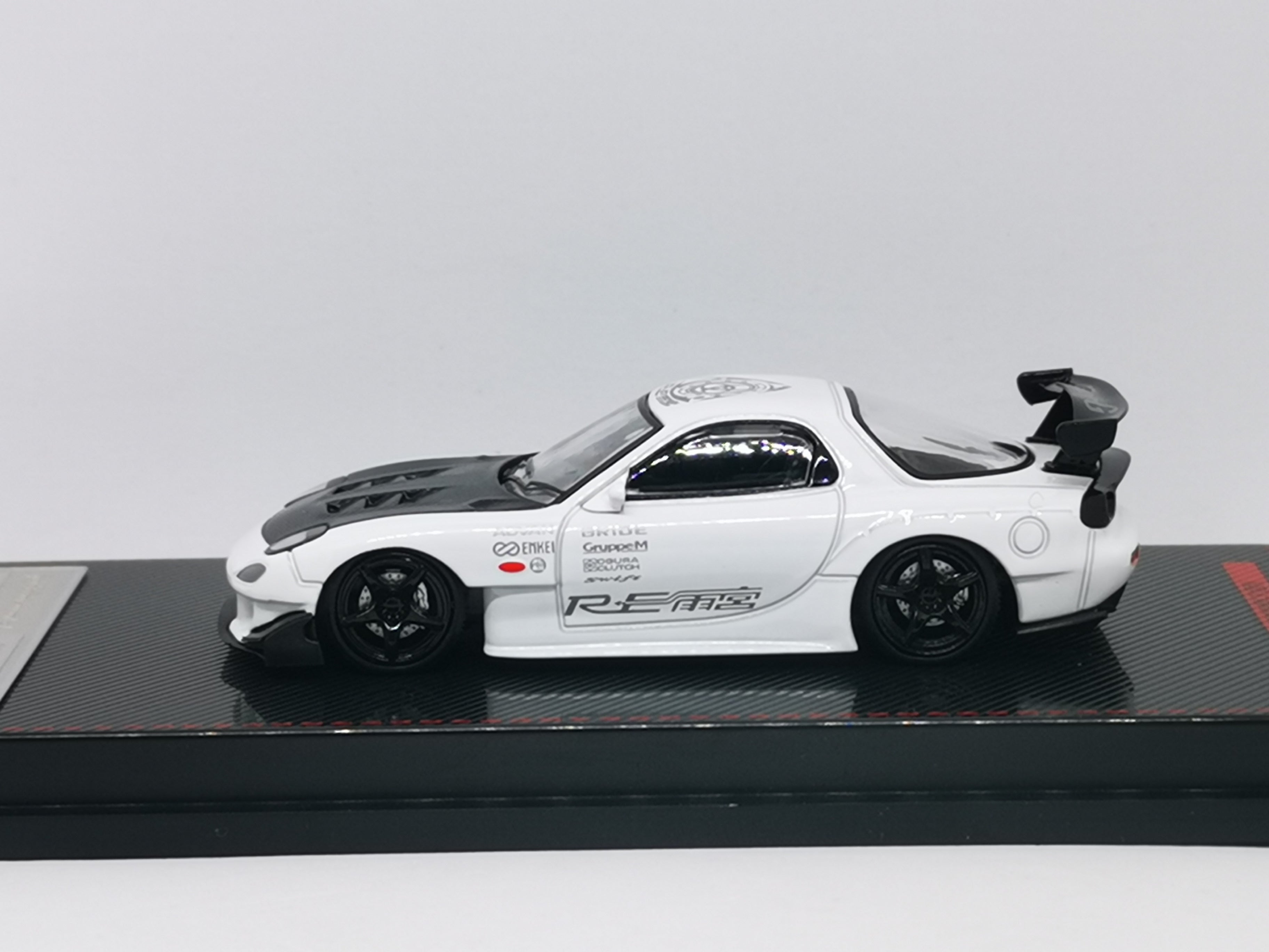 Ignition Model 1:64 Scale Mazda RX7 FD3S RE Amemiya White – Mobile 