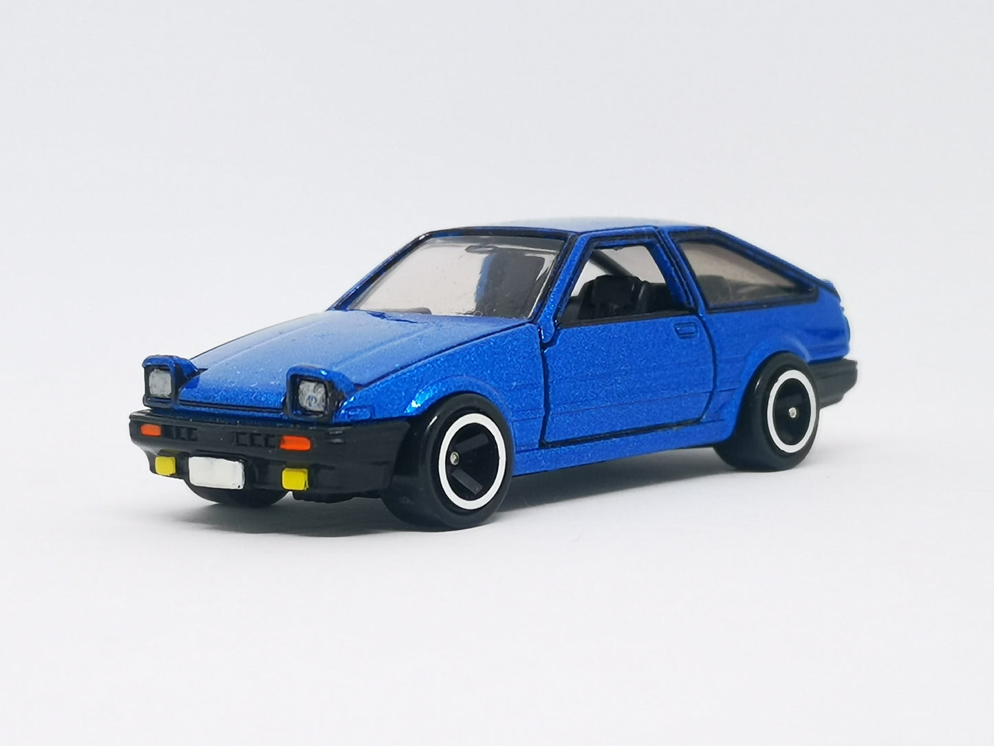 Custom Made Tomica Toyota Corolla Sprinter Trueno AE86