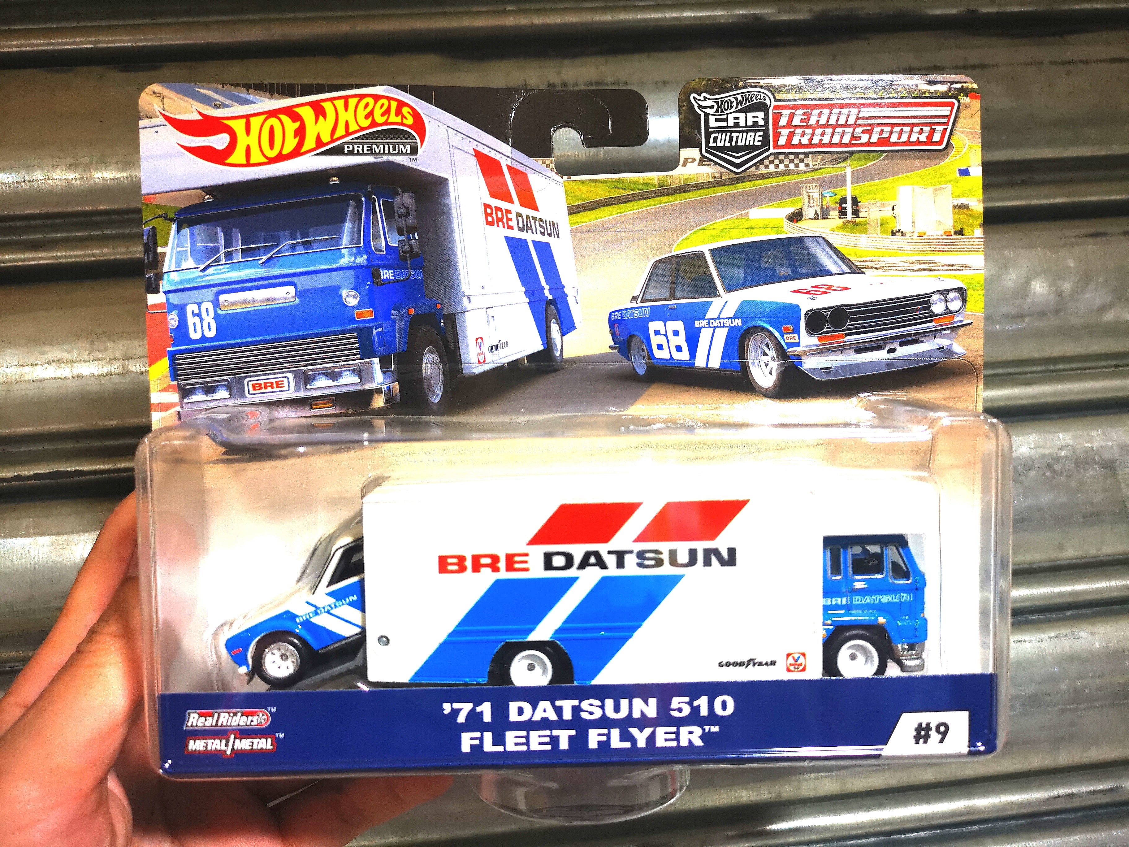 Hotwheels Team Transporter Datsun 510 with Fleet Flyer – Mobile