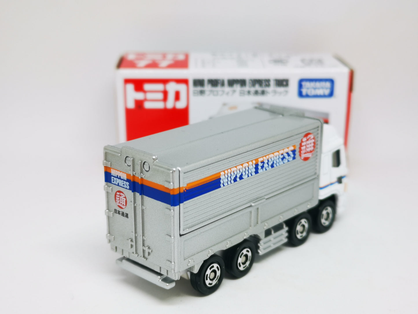 Tomica #77 Hino Profia Truck (Nippon Express)