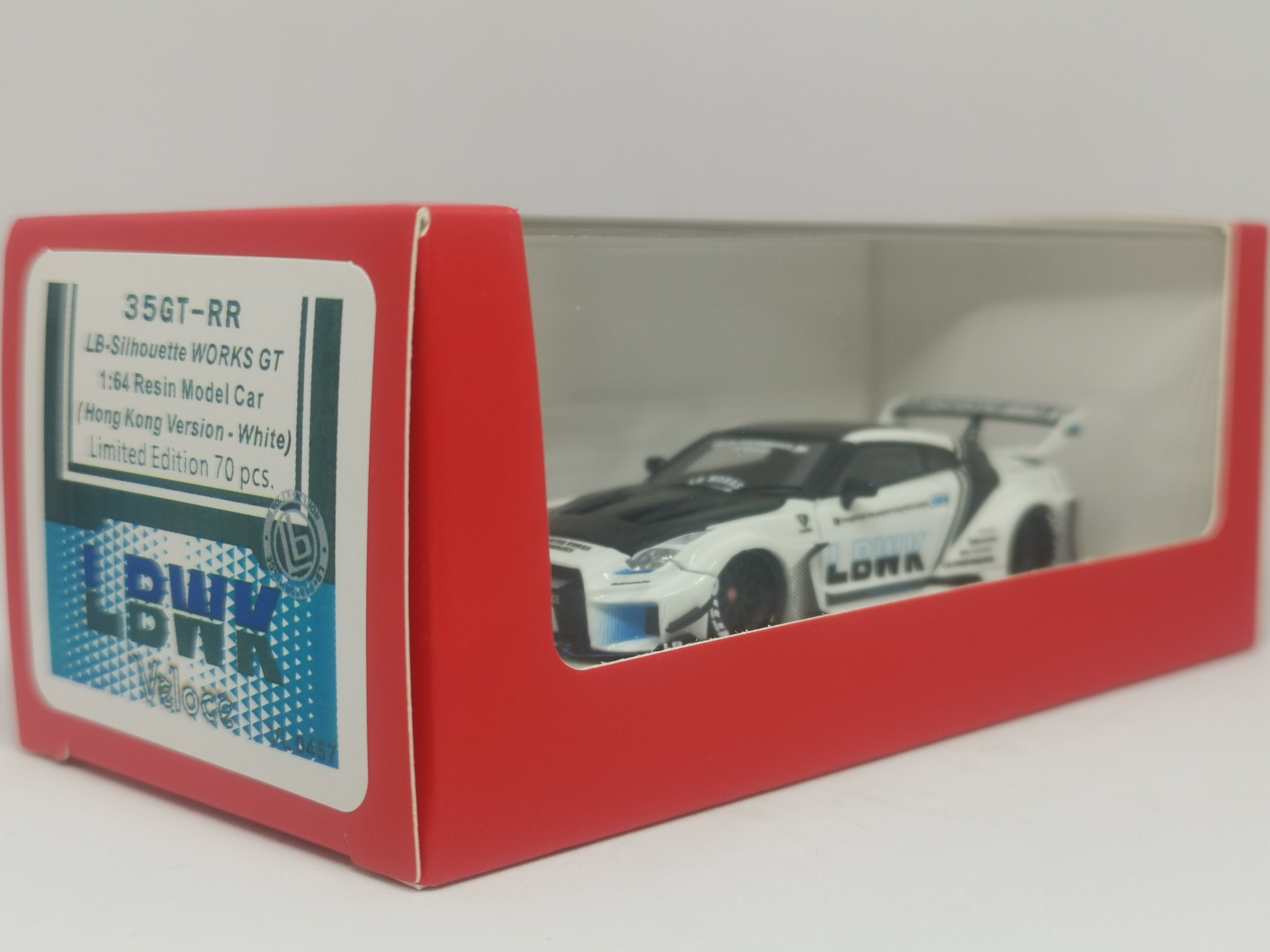 Veloce 1:64 Liberty Walk LB-Silhouette Works Nissan GT-R R35 35GT-RR (LBWK  - Hong Kong Version White) (Resin Limited to 70 pcs)